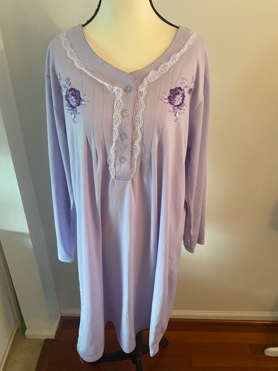 Body Touch Other - Body Touch 1XL nightgown NWT lilac